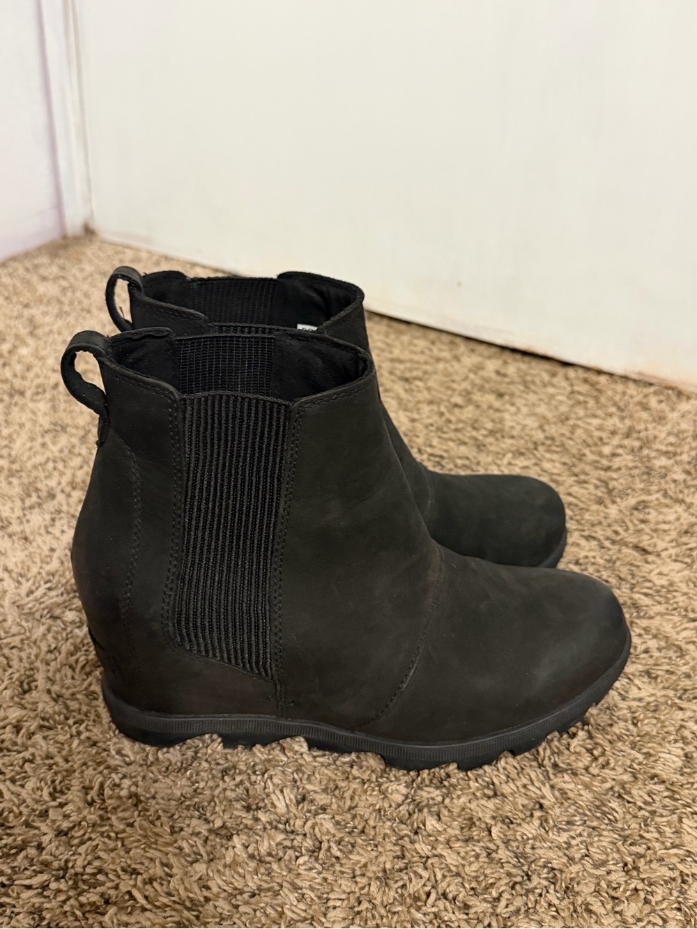 sorel joan of arctic wedge ii chelsea black nubuck ankle boots women’s size 9